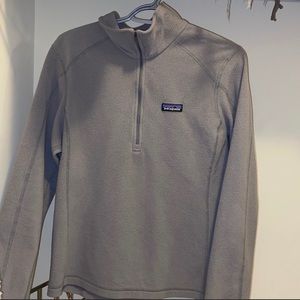 Patagonia women’s grey 1/4 zip up